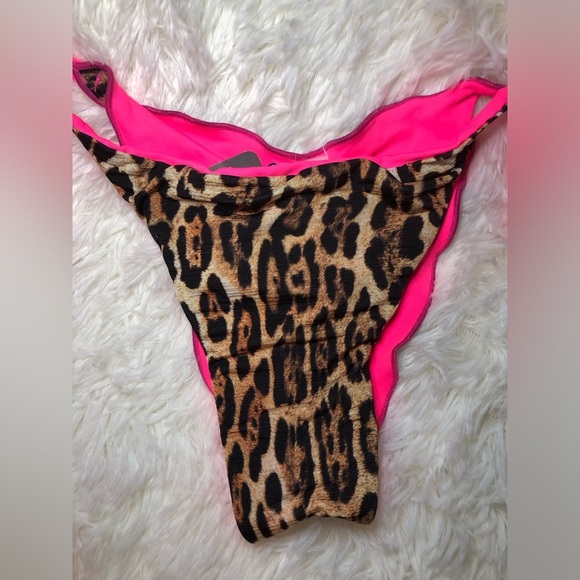 🐆💓🔥Dolce Leopard Print and Hot Pink Bikini Bottom with gold accent size M NWT🔥💓🐆 - Picture 7 of 16